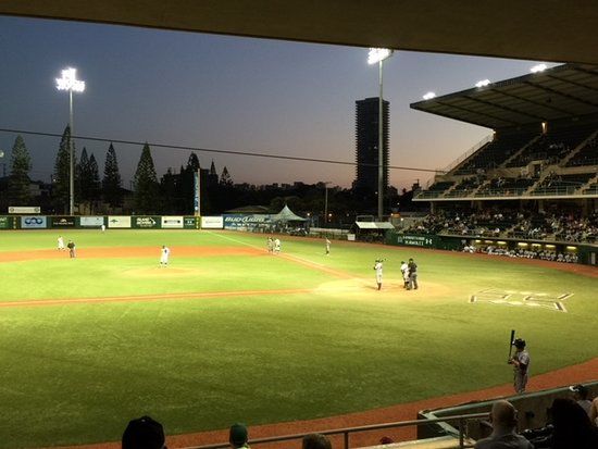 Les Murakami Stadium